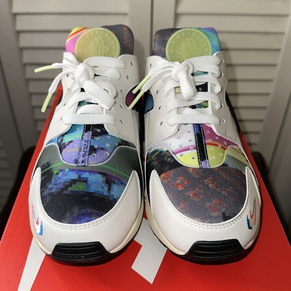 🥳HP🎉| WMNS Nike Air Huarache “Pixel Game”… - Picture 3 of 7